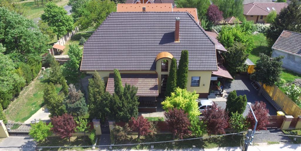 Emi Vendégház Balatonszárszó Exterior foto